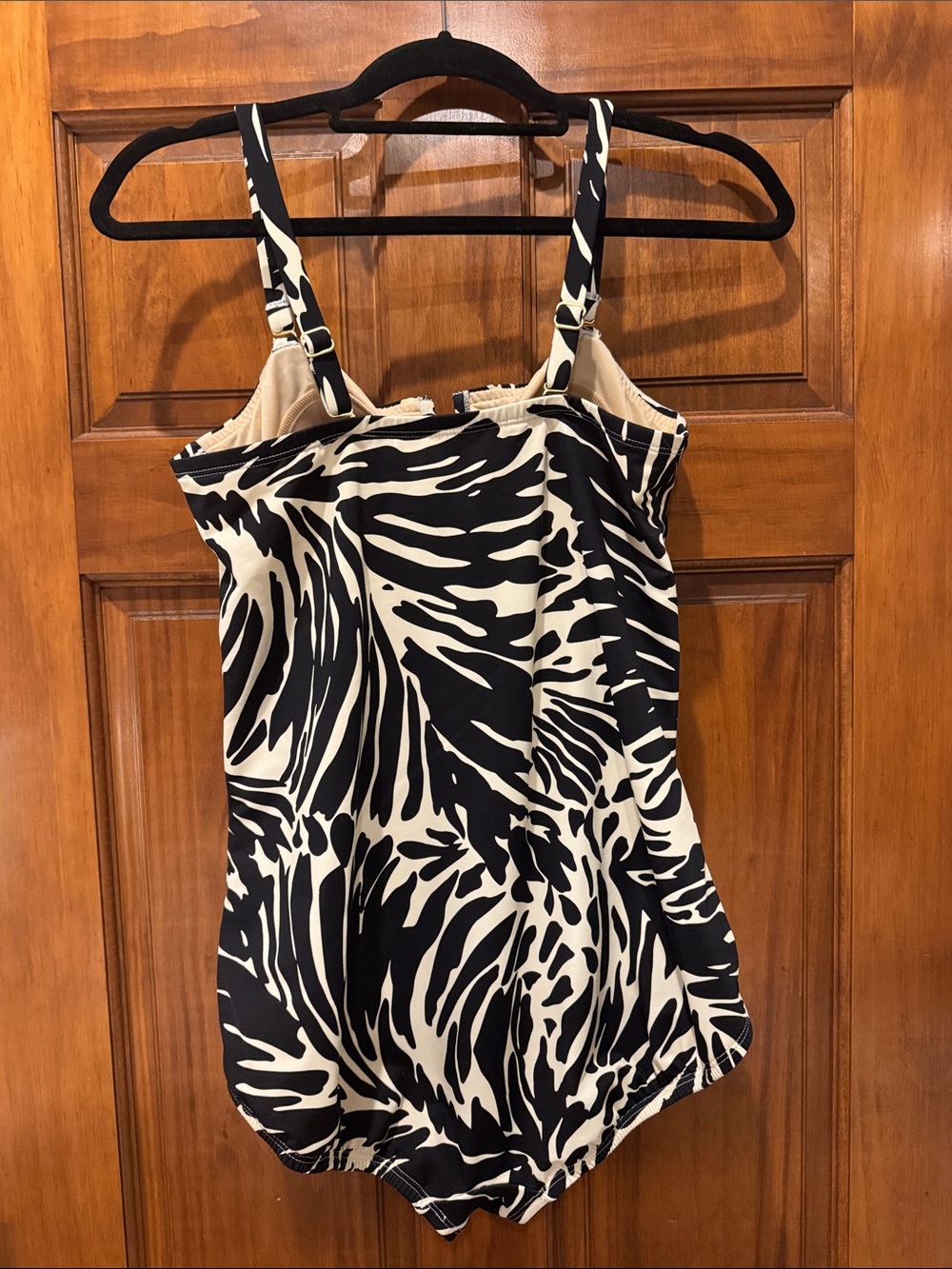 NWOT sz 16W Lands' End Black & Cream Printed One-Piece Swimsuit - Picture 3 of 6